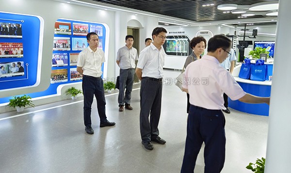 浙江省科技厅副厅长吴卿、台盟省委会主委陈清莉一行赴好色APP在线观看调研考察