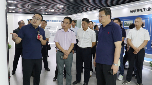 湖北省鄂州市委常委、副市长卢辉一行莅临好色APP在线观看考察调研