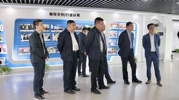 长春市政府副市长曹武一行莅临好色APP在线观看调研交流