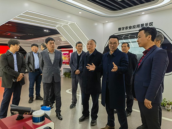 浙江大学校友总会乡村振兴分会会长一行莅临好色APP在线观看调研指导