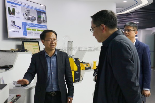 杭州市科技局党组成员、副局长楼立群一行莅临好色APP在线观看考察调研