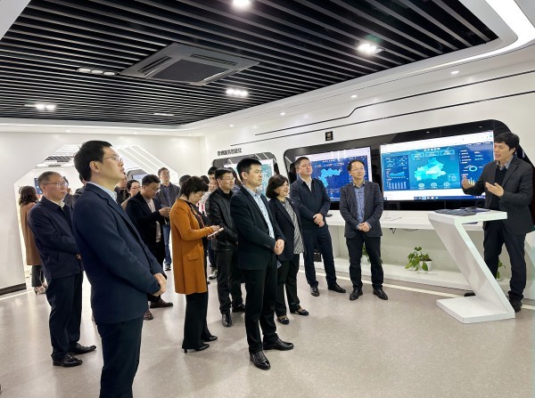安徽省宿州市萧县县委副书记、县长朱新华等一行莅临好色APP在线观看走访调研