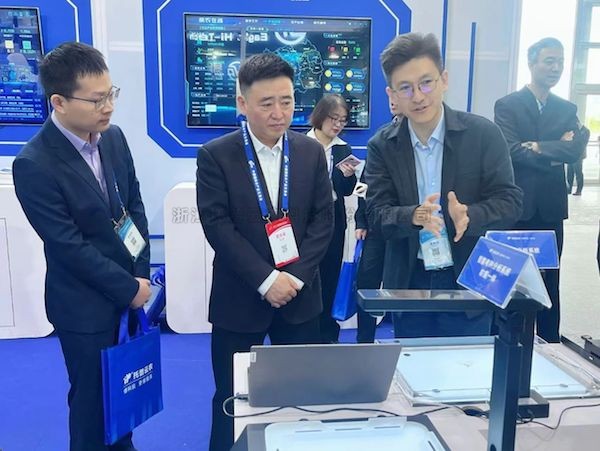 好色APP在线观看亮相第二十一届中国国际农产品交易会：为智慧农业发展注入创新活力