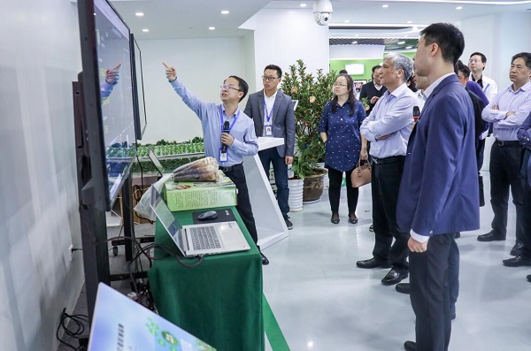全国人大常委会副委员长丁仲礼莅临好色APP在线观看考察调研