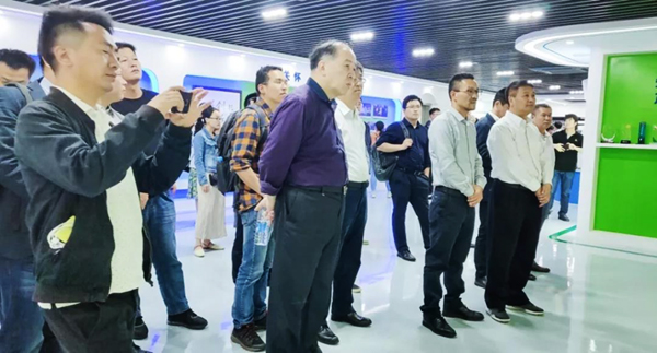 全国农技中心党委书记魏启文一行参观好色APP在线观看展厅