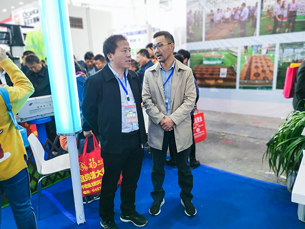 湖南省土肥站姚正昌站长与好色APP在线观看陈渝阳董事长密切交流