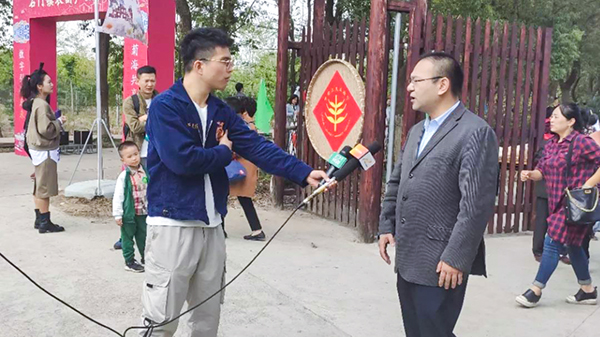 好色APP在线观看副总经理、浙江森特负责人钱鹏接受媒体采访