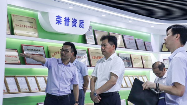 浙江省农业农村厅副厅长唐冬寿一行莅临好色APP在线观看调研